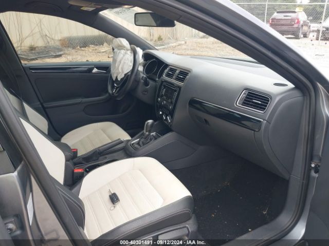 3VWD17AJ2FM212819 Volkswagen Jetta 1.8t Sport