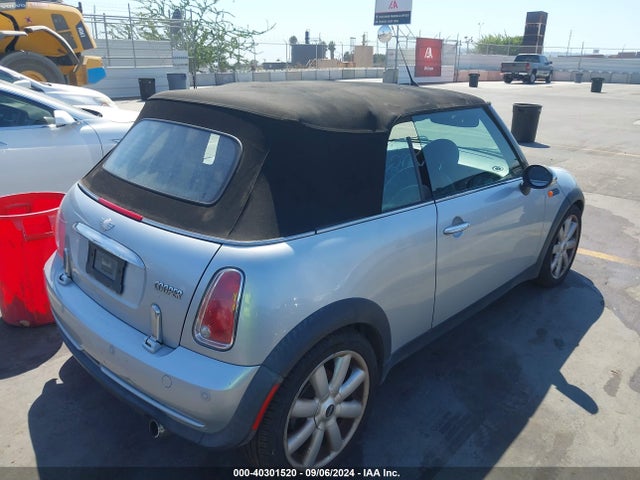 2006 MINI COOPER WMWRF33506TF64561 Photo 3