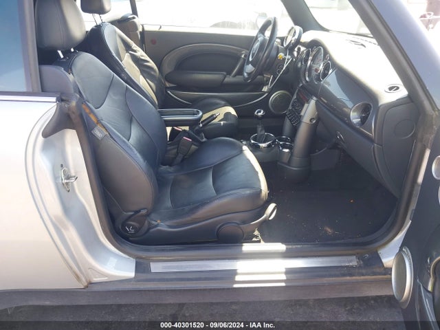 2006 MINI COOPER WMWRF33506TF64561 Photo 4