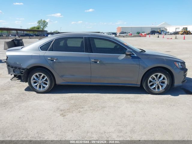 1VWAT7A32HC032467 Volkswagen Passat 1.8t S