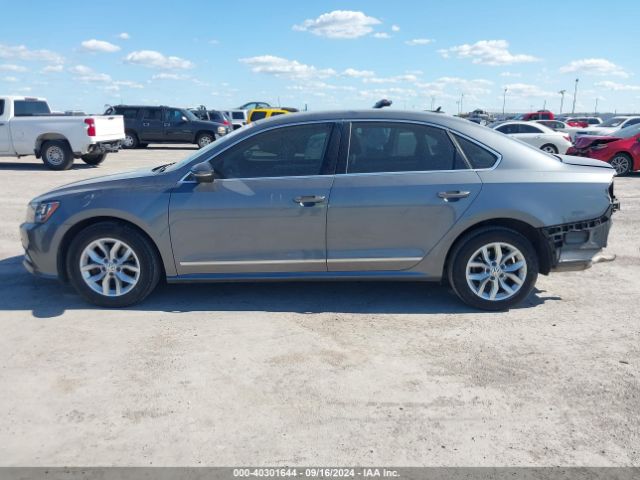 1VWAT7A32HC032467 Volkswagen Passat 1.8t S