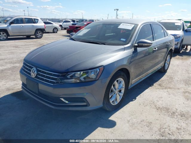 1VWAT7A32HC032467 Volkswagen Passat 1.8t S
