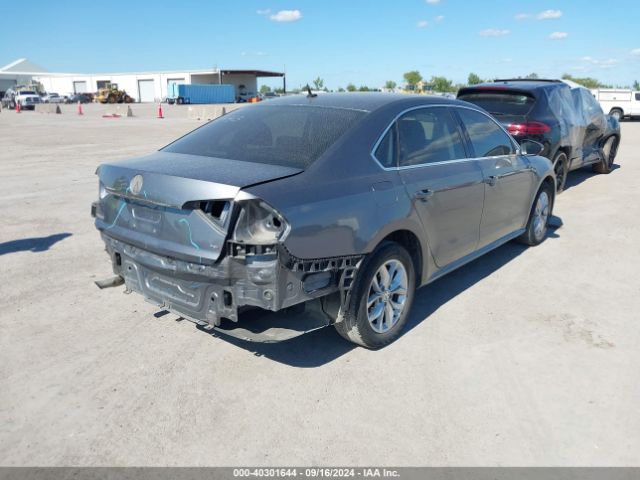 1VWAT7A32HC032467 Volkswagen Passat 1.8t S