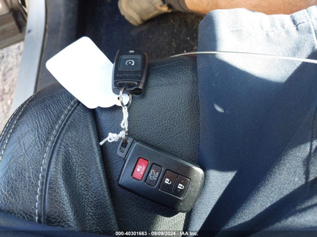 Toyota Rav4 Xle 2018 2T3RFREV8JW797397 Image 11