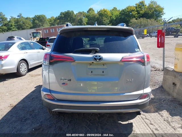 Toyota Rav4 Xle 2018 2T3RFREV8JW797397 Image 16