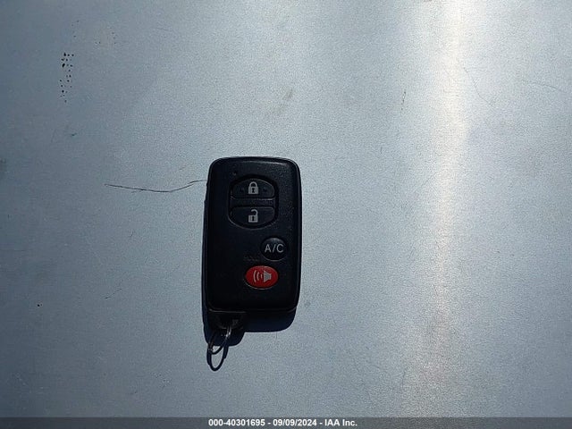 JTDKN3DU4E1742489 Toyota Prius Three
