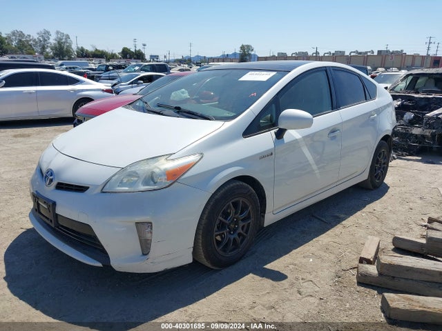 JTDKN3DU4E1742489 Toyota Prius Three