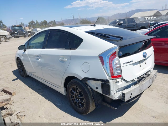 JTDKN3DU4E1742489 Toyota Prius Three