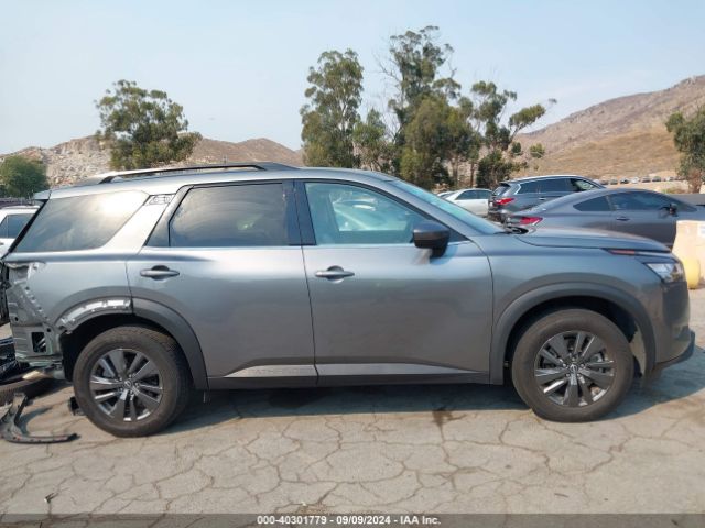 5N1DR3BB7NC242728 Nissan Pathfinder Sv 2wd