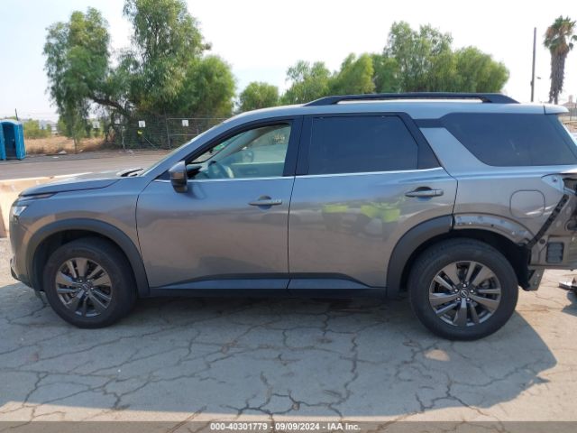 5N1DR3BB7NC242728 Nissan Pathfinder Sv 2wd