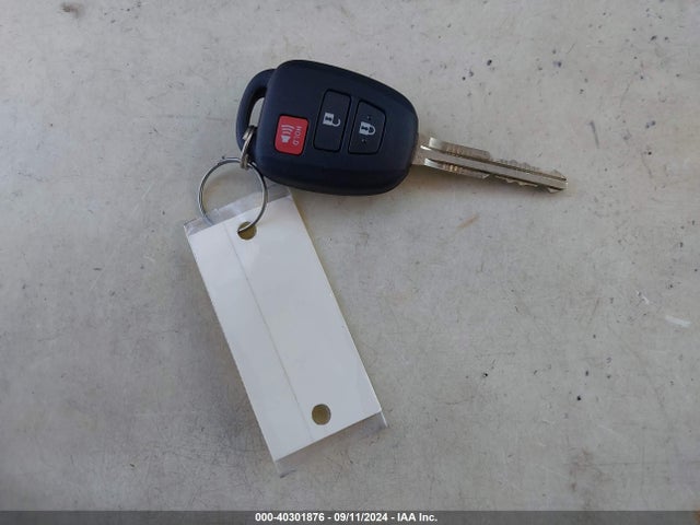 Toyota Corolla Cross L 2024 7MUAAABG8RV107489 Image 11