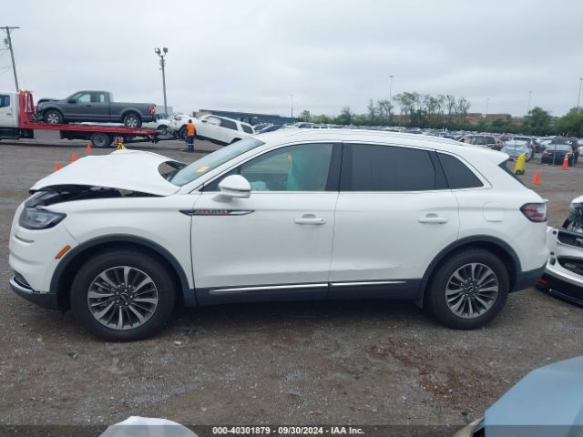2LMPJ6J9XNBL17589 Lincoln Nautilus Standard