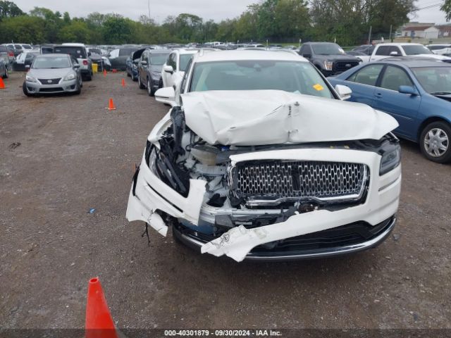2LMPJ6J9XNBL17589 Lincoln Nautilus Standard