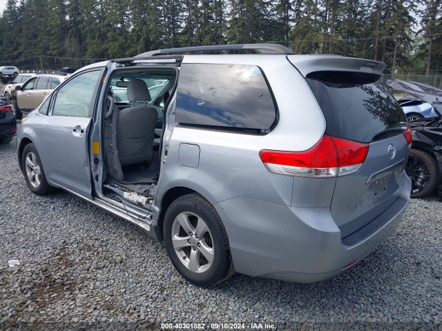 Toyota Sienna Le V6 8 Passenger 2014 5TDKK3DC5ES504802 Image 3
