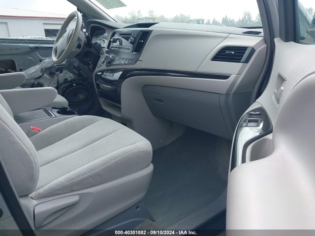 Toyota Sienna Le V6 8 Passenger 2014 5TDKK3DC5ES504802 Image 5