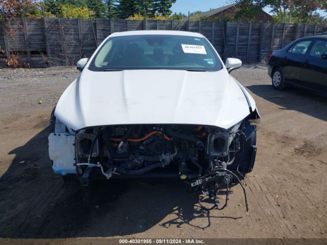 3FA6P0LUXKR212689 Ford Fusion Hybrid Se