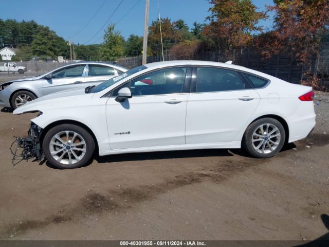 3FA6P0LUXKR212689 Ford Fusion Hybrid Se