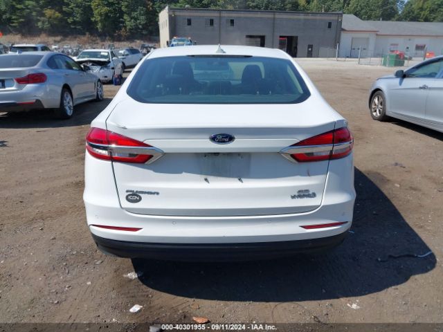 3FA6P0LUXKR212689 Ford Fusion Hybrid Se