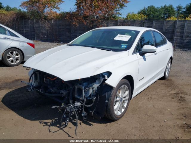 3FA6P0LUXKR212689 Ford Fusion Hybrid Se