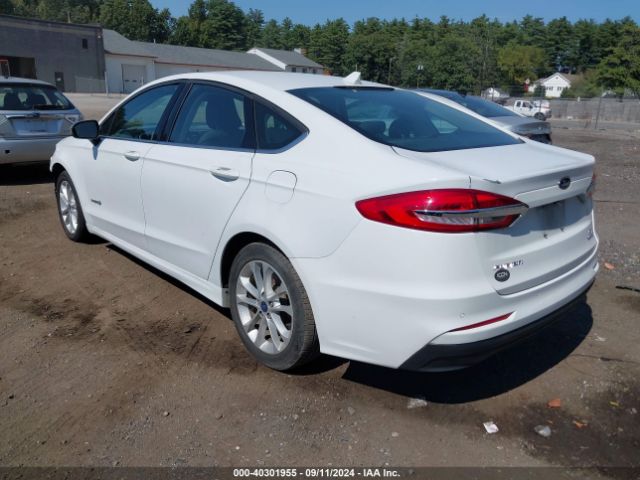 3FA6P0LUXKR212689 Ford Fusion Hybrid Se