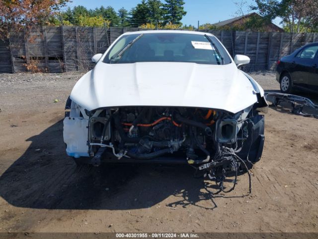 3FA6P0LUXKR212689 Ford Fusion Hybrid Se