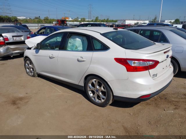 1FADP3J21EL228695 Ford Focus Titanium
