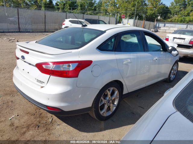1FADP3J21EL228695 Ford Focus Titanium