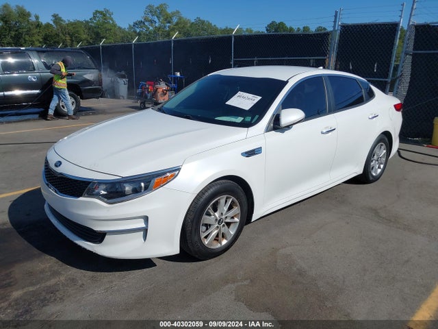 KIA Optima Lx 2016 KNAGT4L39G5095865 Image 2