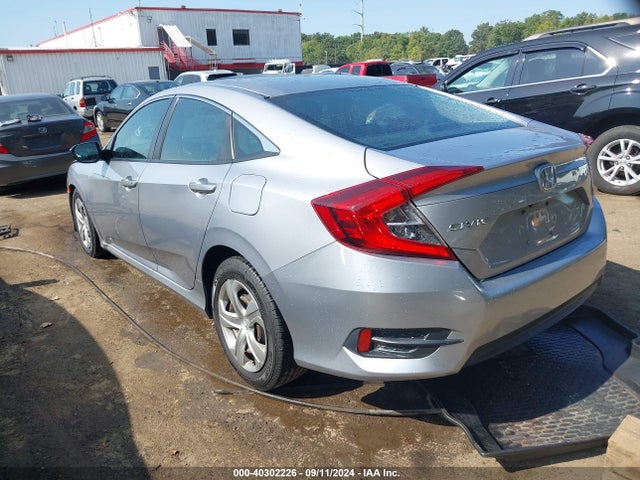 Honda Civic Lx 2018 2HGFC2F55JH517471 Image 3