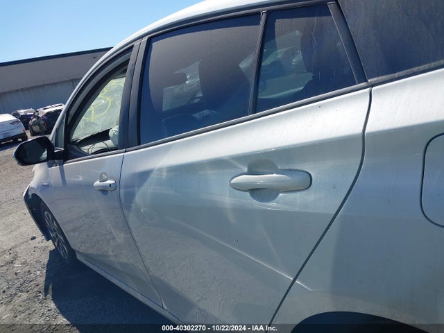 JTDKARFU7K3091872 Toyota Prius Limited