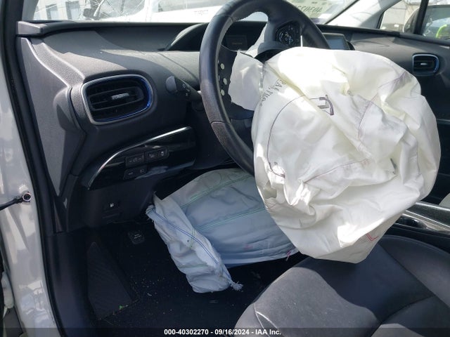 JTDKARFU7K3091872 Toyota Prius Limited