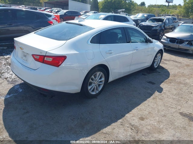 Chevrolet MALIBU LT 2018 1G1ZD5ST4JF232091 Image 4