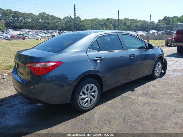 Toyota COROLLA LE 2017 5YFBURHE2HP705112 Image 4
