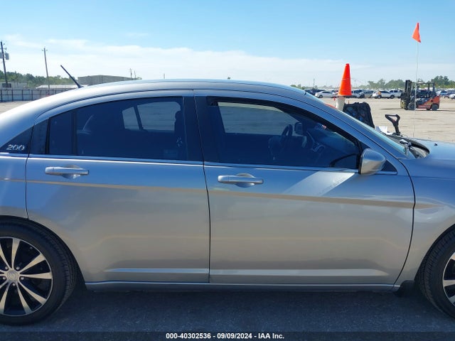 Chrysler 200 Touring 2014 1C3CCBBB4EN172092 Image 14