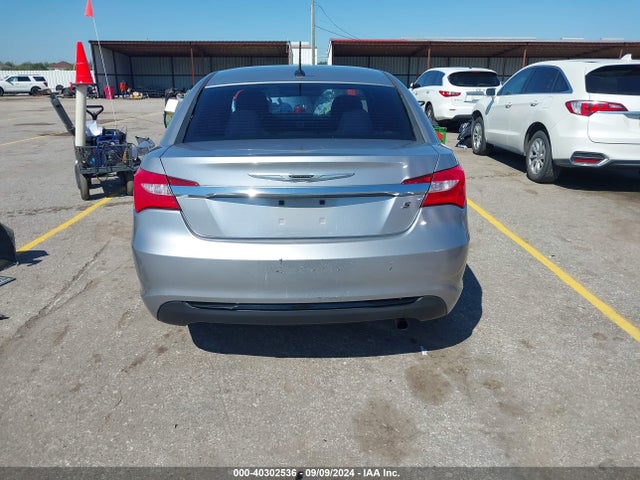 Chrysler 200 Touring 2014 1C3CCBBB4EN172092 Image 17