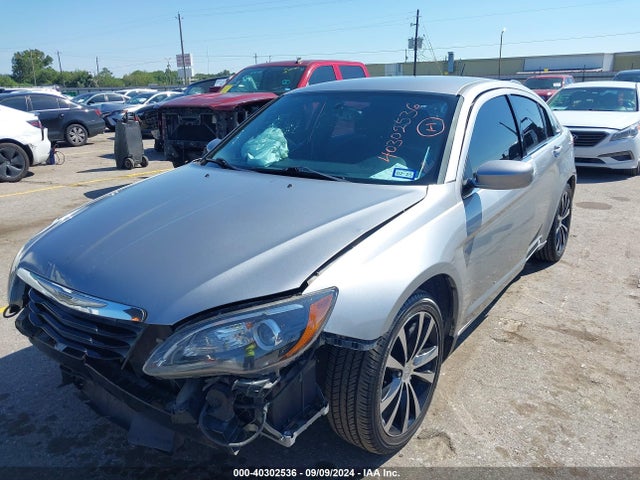 1C3CCBBB4EN172092 Chrysler 200 Touring