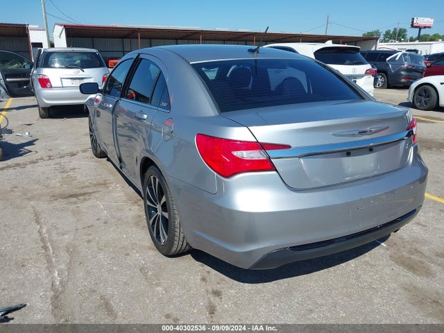 1C3CCBBB4EN172092 Chrysler 200 Touring
