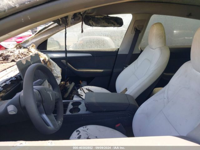 2024 TESLA MODEL Y 7SAYGDEE0RA243073 Photo 4