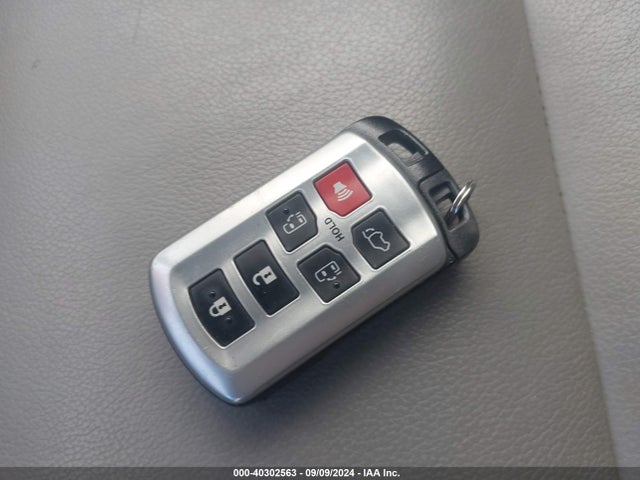 Toyota Sienna Xle 7 Passenger 2015 5TDDK3DC8FS125531 Image 11