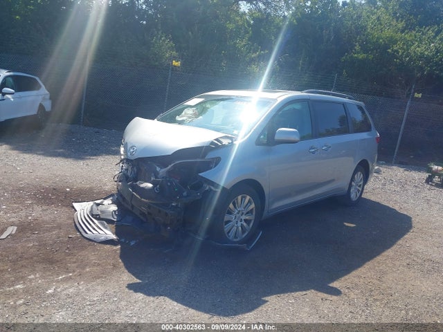 Toyota Sienna Xle 7 Passenger 2015 5TDDK3DC8FS125531 Image 2