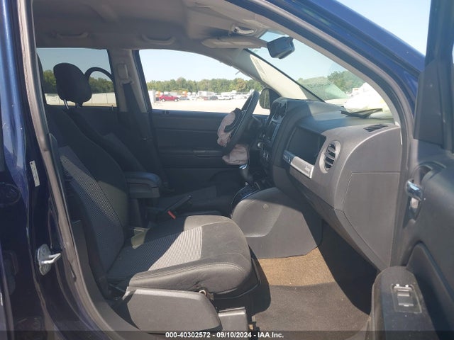 1C4NJCBA4ED689888 Jeep Compass Sport