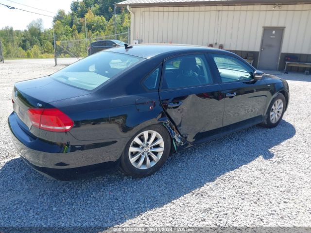1VWAT7A32FC033437 Volkswagen Passat 1.8t Wolfsburg Edition