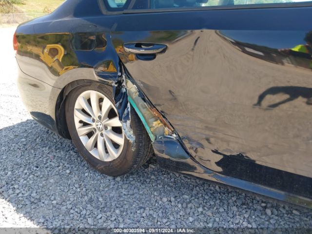 1VWAT7A32FC033437 Volkswagen Passat 1.8t Wolfsburg Edition