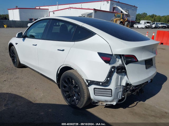 2021 TESLA MODEL Y 5YJYGDEE9MF191001 Photo 2