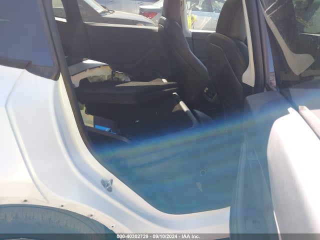 2021 TESLA MODEL Y 5YJYGDEE9MF191001 Photo 7
