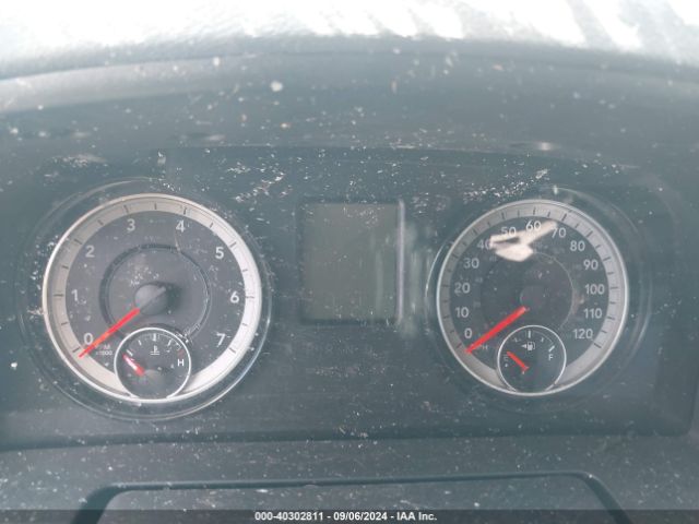1C6RR7KG6JS255894 RAM 1500 Express  4x4 5'7 Box