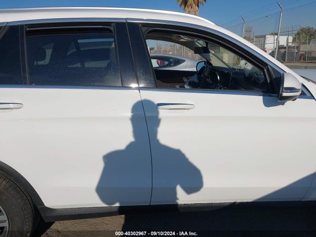 W1N0G8DB7NV395447 Mercedes-Benz Glc 300 Suv