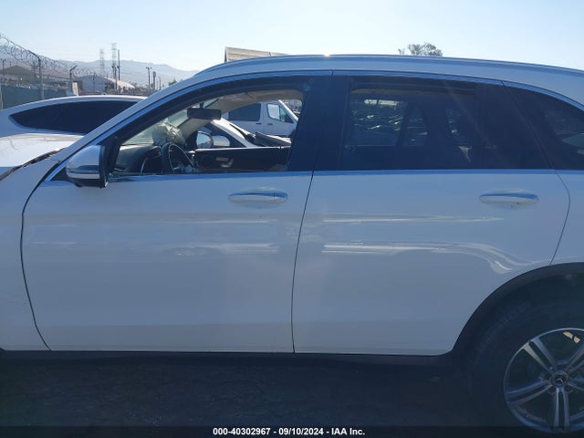 W1N0G8DB7NV395447 Mercedes-Benz Glc 300 Suv