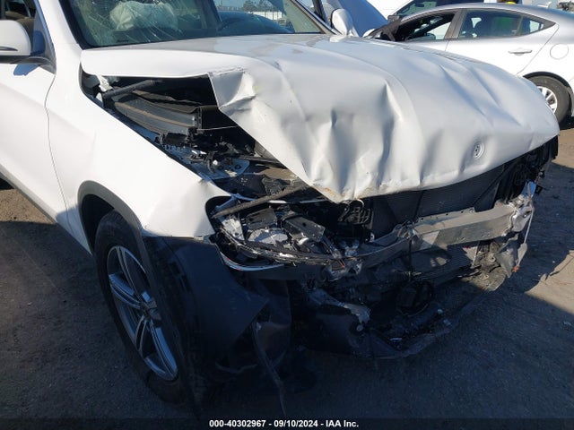 W1N0G8DB7NV395447 Mercedes-Benz Glc 300 Suv