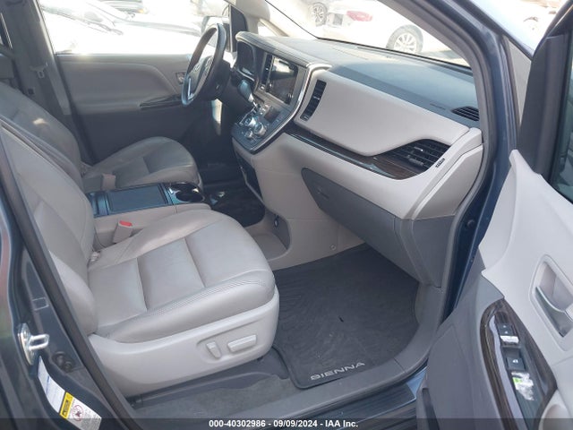 Toyota Sienna Xle 7 Passenger 2017 5TDDZ3DC3HS172805 Image 5